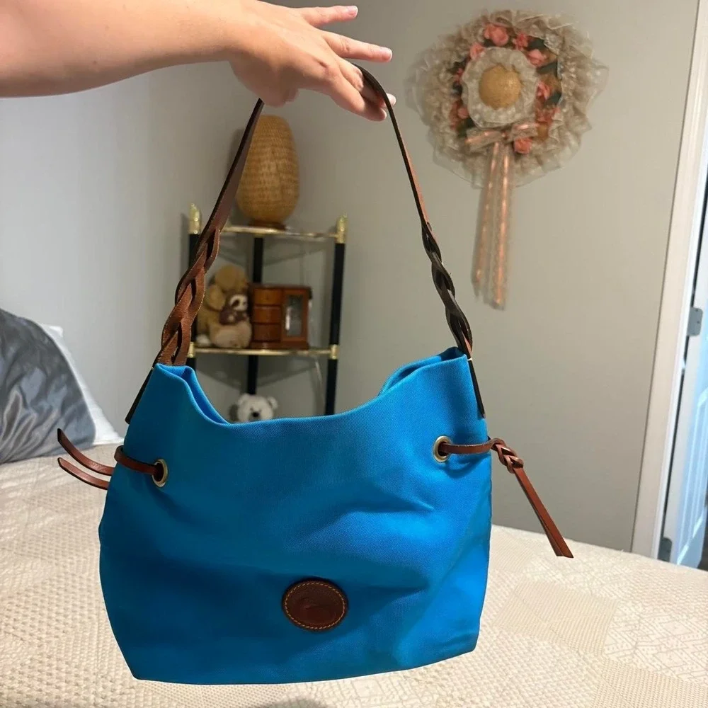DOONEY & BOURKE VINTAGE Y2K NYLON SHOULDER BAG